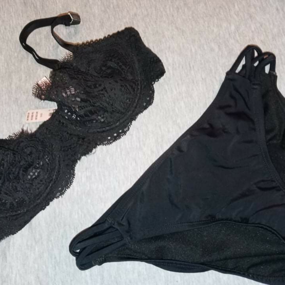 Bathing suit - Picture 3 of 3